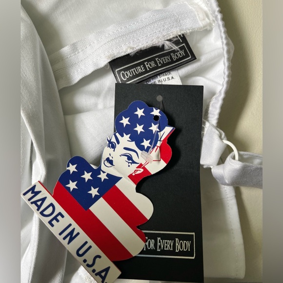 Pinup Couture vamp top, XL - Picture 3 of 5